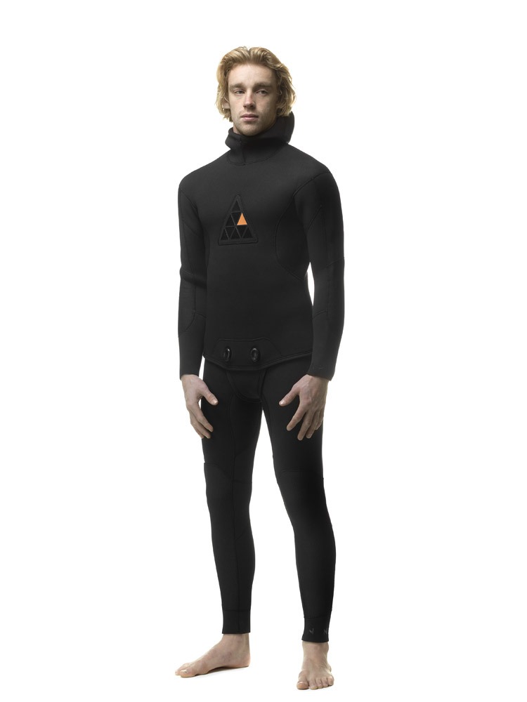 ninepin-black-wetsuit-web-size-04.jpg
