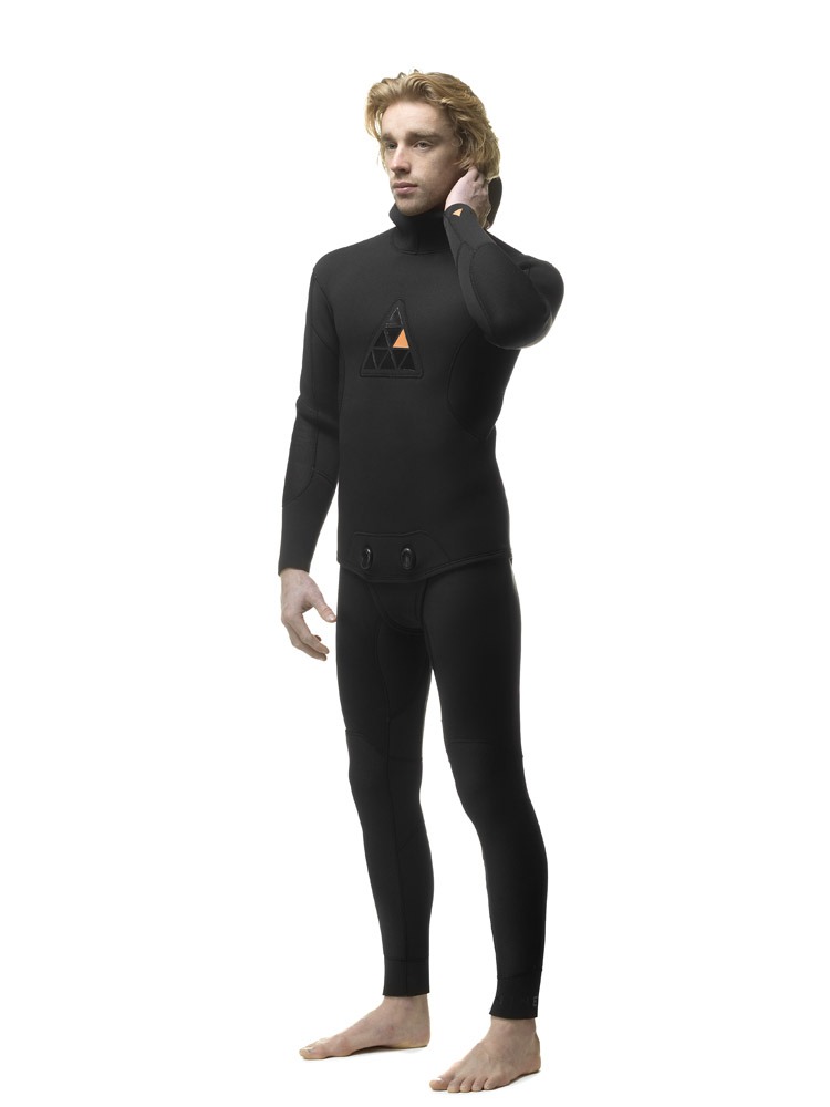ninepin-black-wetsuit-web-size-05-1.jpg