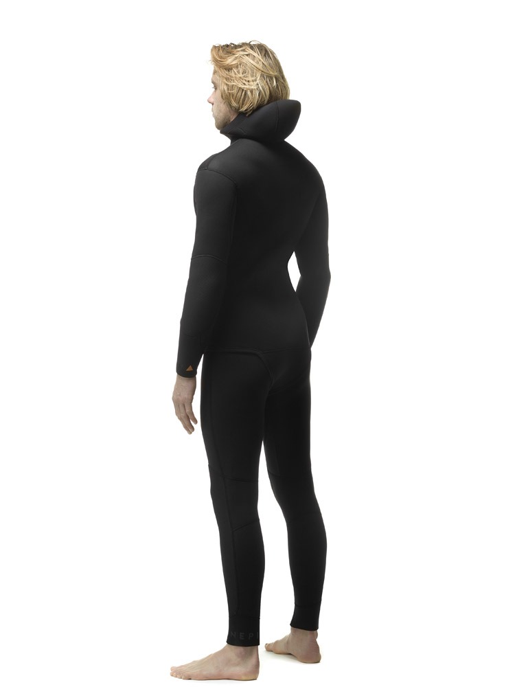 ninepin-black-wetsuit-web-size-06-2.jpg
